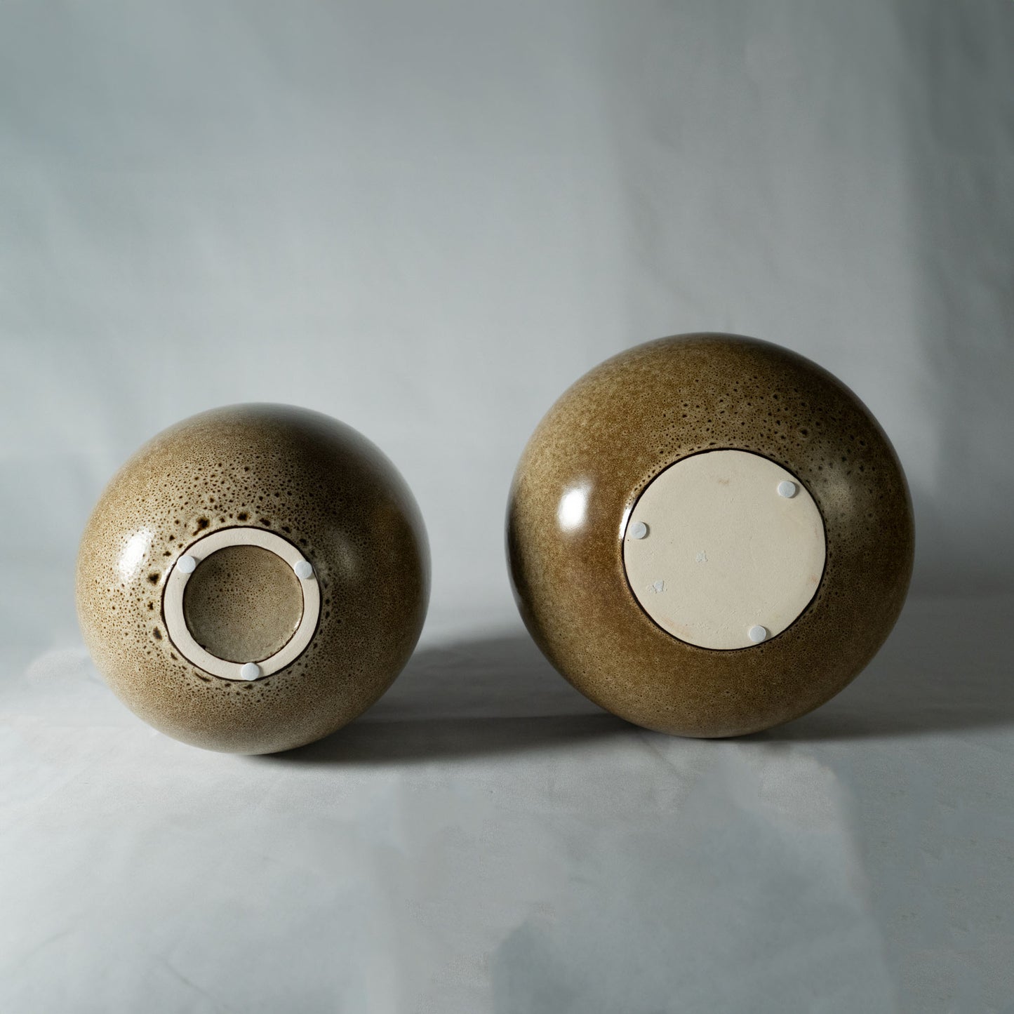 ビンテージ感のある反応染め フラワーベース「AYA VASE」 花瓶 セラミック製