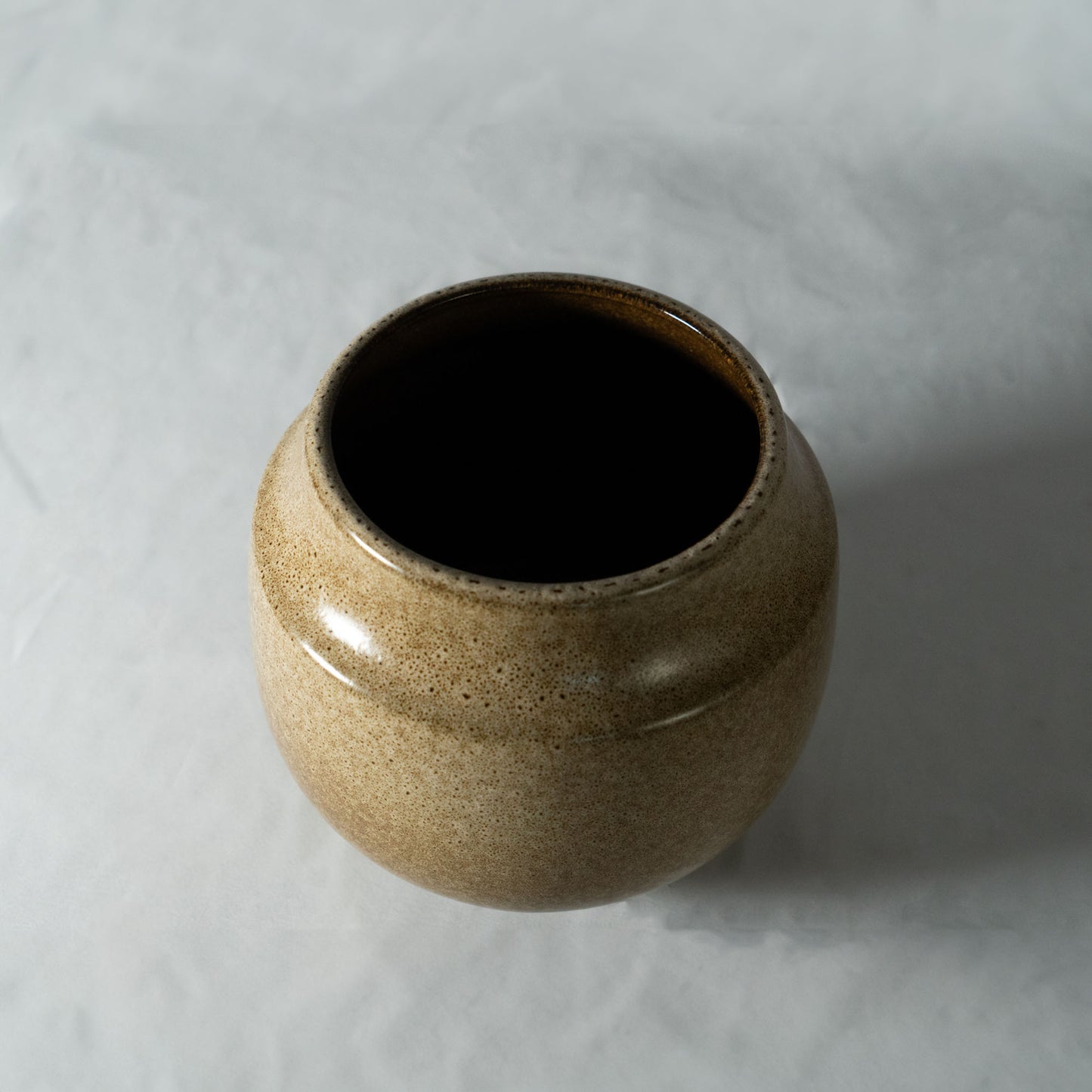 ビンテージ感のある反応染め フラワーベース「AYA VASE」 花瓶 セラミック製